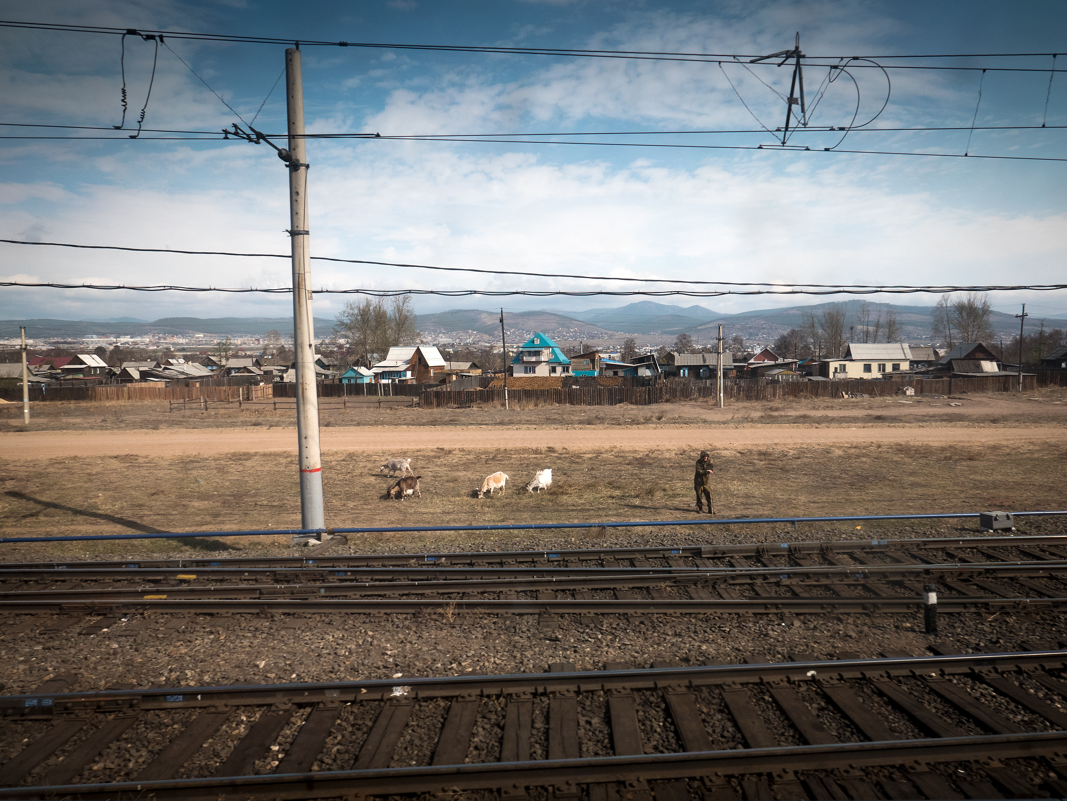 Ostranenie #010 - The Grass is Greener...