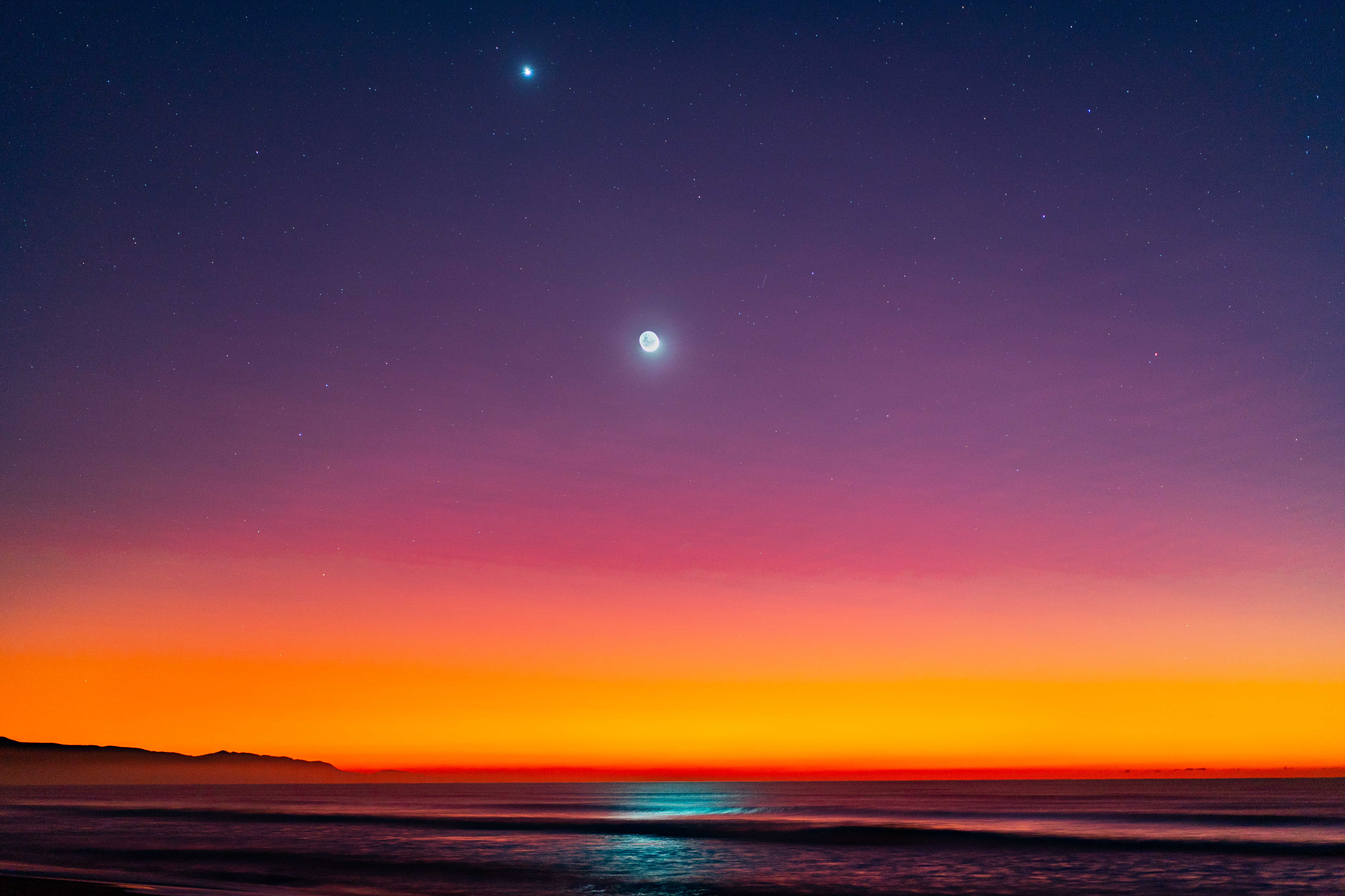  Ōmutu moon and Kōpū (venus) rising